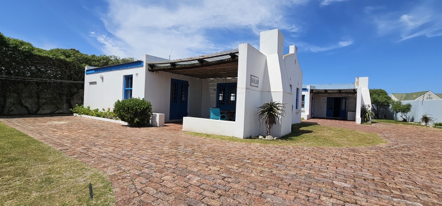 7 Bedroom Property for Sale in Middedorp Western Cape